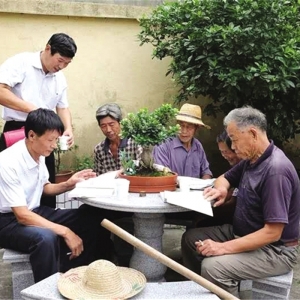 全国“书香家庭”周竹青家庭：用书香浸润乡村